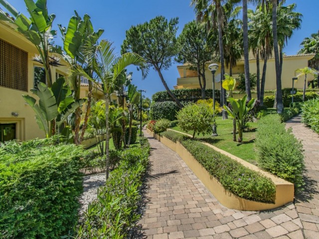 3 Bedrooms Apartment in Sierra Blanca
