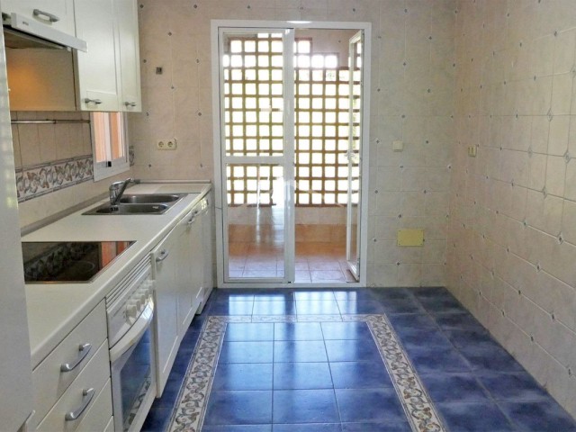 2 Soveroms Leilighet i Guadalmina Baja