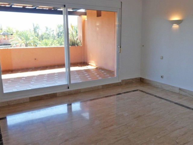 2 Soveroms Leilighet i Guadalmina Baja