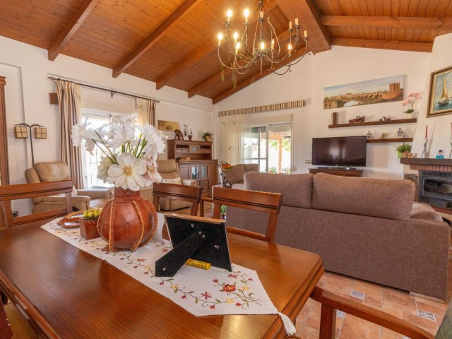 Villa con 4 Dormitorios  en Entrerrios