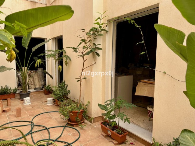 Comercial, Las Lagunas, R4904365