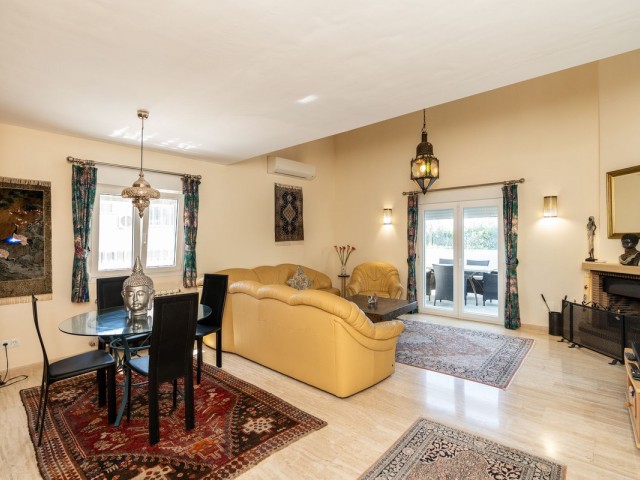 Villa, Marbesa, R4995211