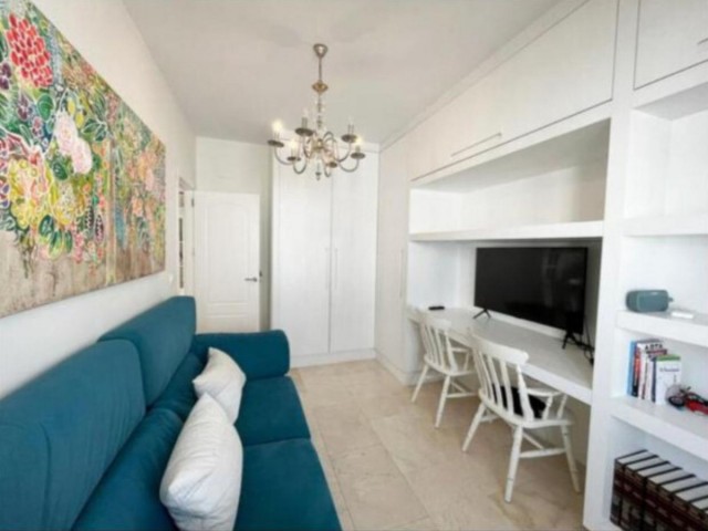 Villa avec 5 Chambres  à San Roque