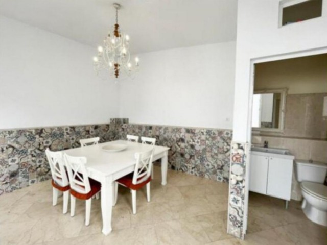 Villa avec 5 Chambres  à San Roque