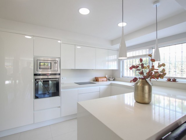 Apartamento, Guadalmina Alta, R5040325