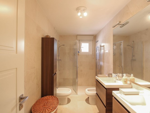 Apartamento, Guadalmina Alta, R5040325
