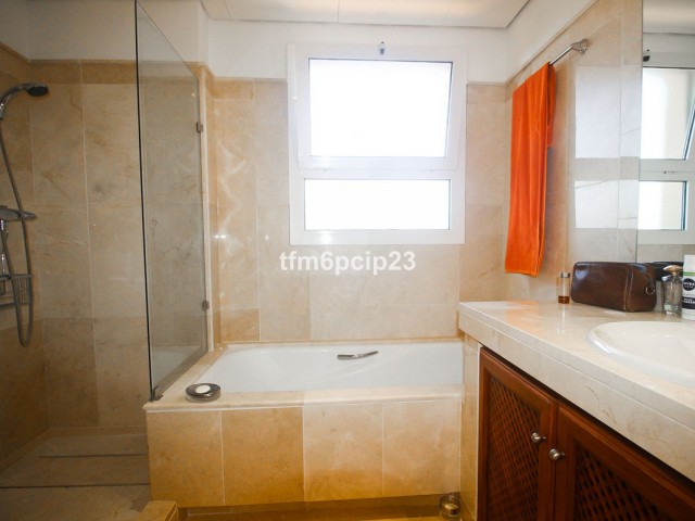 4 Slaapkamer Appartement in San Roque Club