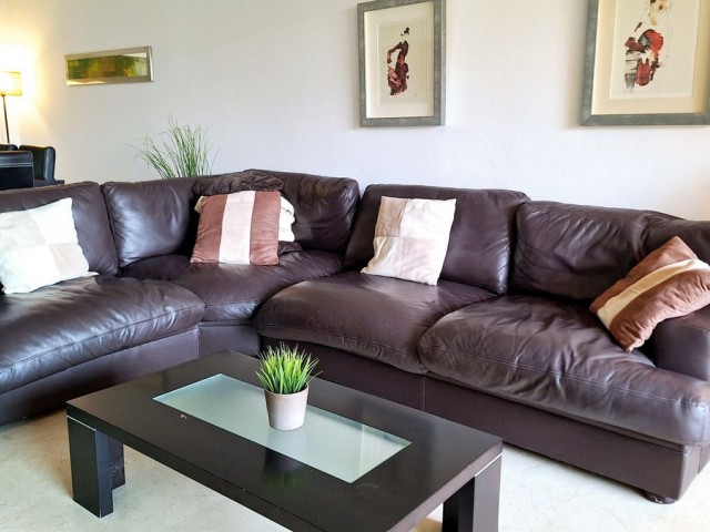Apartamento con 2 Dormitorios  en La Duquesa