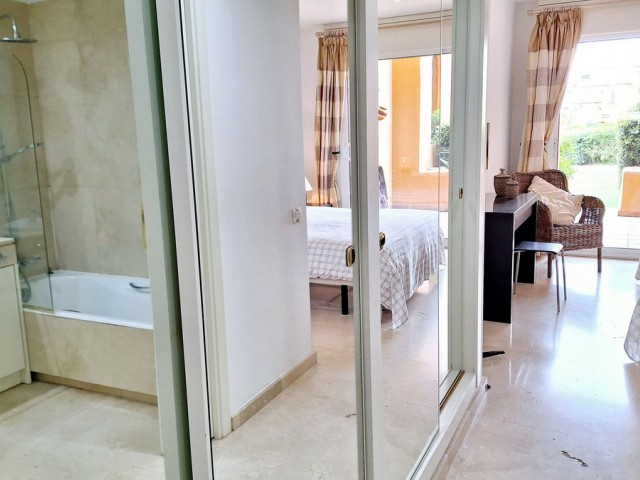 Apartamento con 2 Dormitorios  en La Duquesa