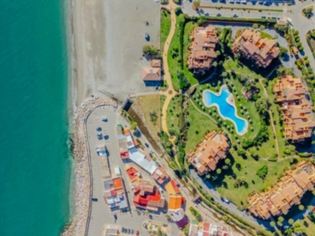 Apartamento con 2 Dormitorios  en La Duquesa