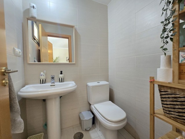 Maison mitoyenne avec 4 Chambres  à Benalmadena Costa