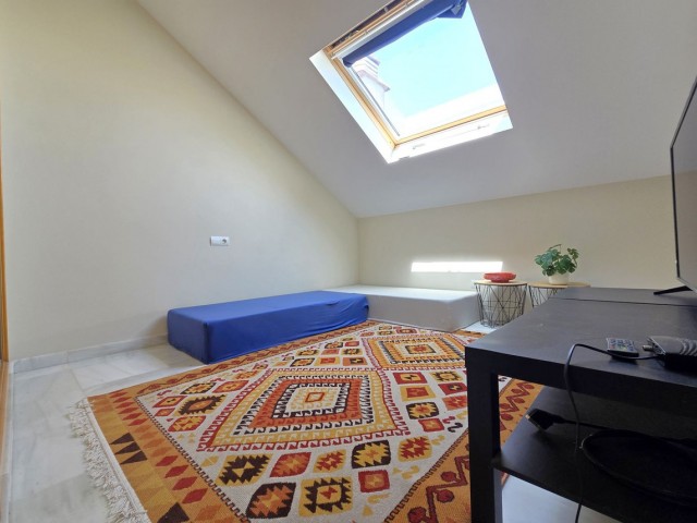 Maison mitoyenne avec 4 Chambres  à Benalmadena Costa