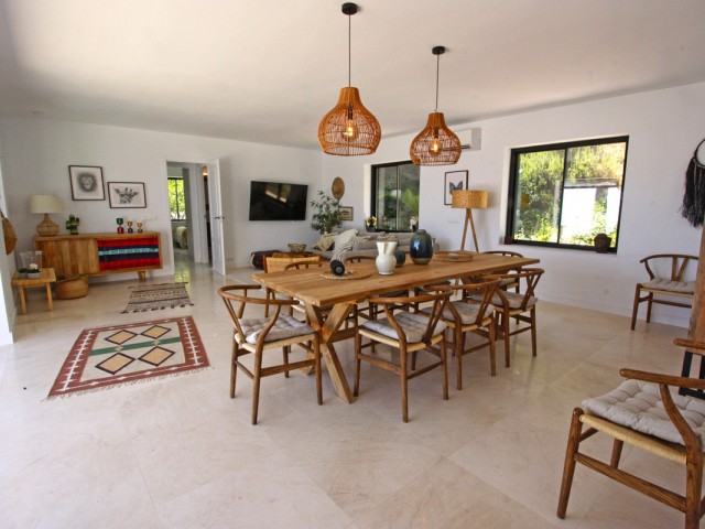 Villa con 4 Dormitorios  en La Capellania