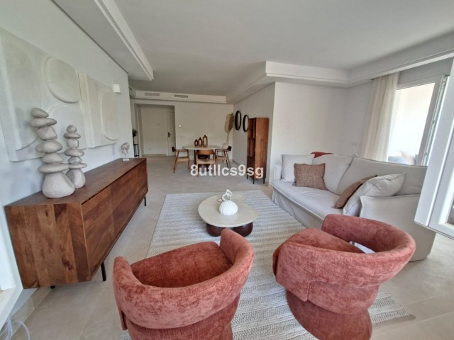 Apartamento con 2 Dormitorios  en Aloha