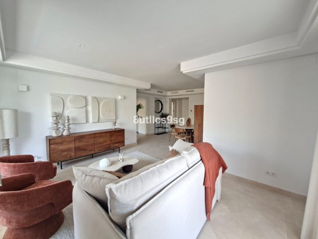 Apartamento con 2 Dormitorios  en Aloha