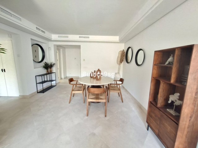 Apartamento con 2 Dormitorios  en Aloha