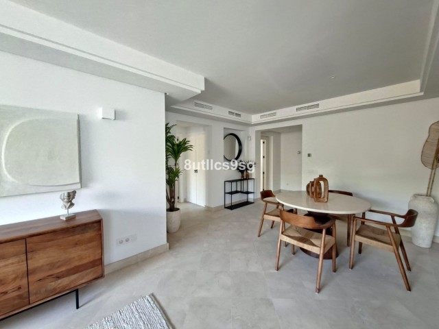 Apartamento con 2 Dormitorios  en Aloha