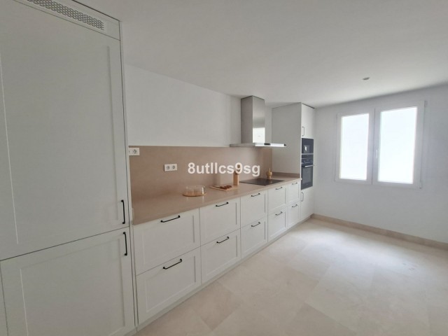 Apartamento con 2 Dormitorios  en Aloha