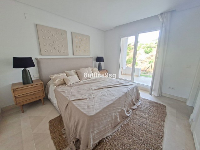 Apartamento con 2 Dormitorios  en Aloha