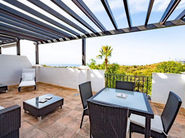 Apartamento con 2 Dormitorios  en Altos de los Monteros