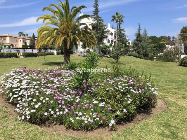 2 Bedrooms Apartment in Nueva Andalucía