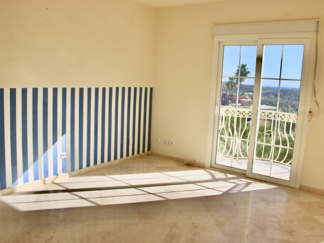 Villa con 4 Dormitorios  en Hacienda Las Chapas