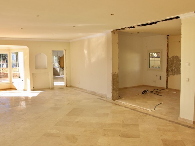 Villa con 4 Dormitorios  en Hacienda Las Chapas