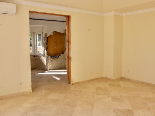 Villa con 4 Dormitorios  en Hacienda Las Chapas