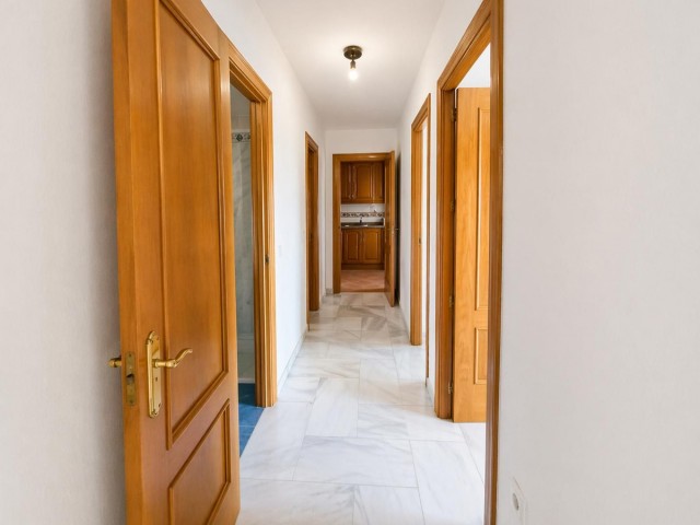 4 Bedrooms Apartment in La Carihuela