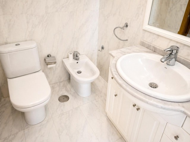 4 Bedrooms Apartment in La Carihuela