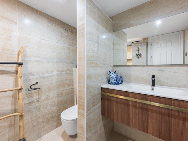Apartamento con 4 Dormitorios  en Monte Halcones