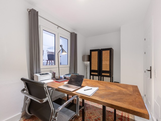 Apartamento con 4 Dormitorios  en Monte Halcones