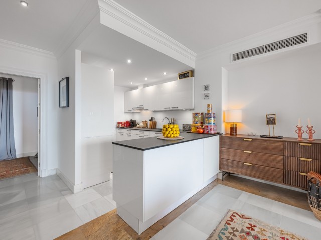 Apartamento con 4 Dormitorios  en Monte Halcones