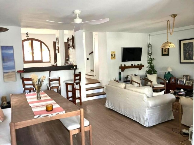 4 Slaapkamer Villa in La Colina