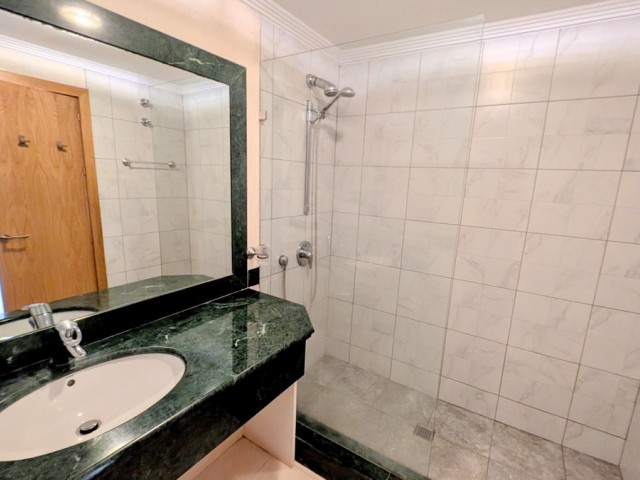 2 Bedrooms Apartment in Benahavís