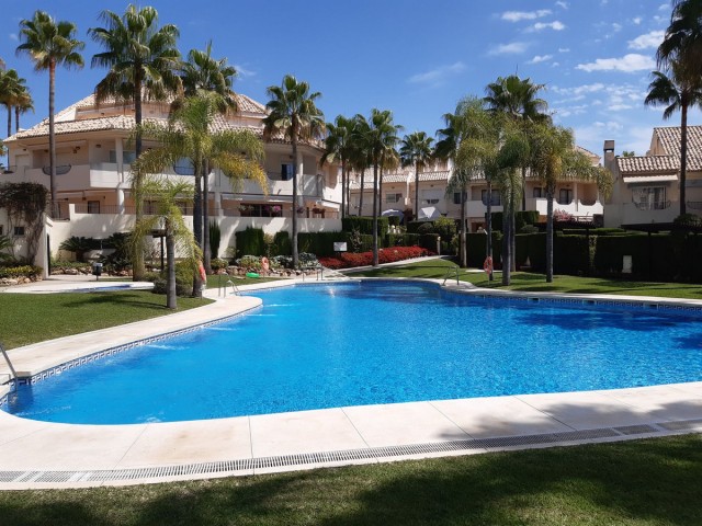 Adosado, Las Chapas, R4134301
