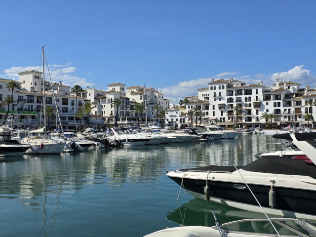 2 Bedrooms Apartment in La Duquesa