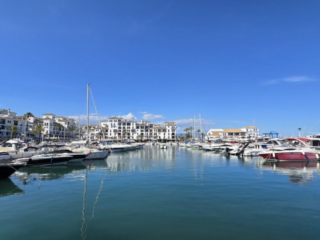 2 Bedrooms Apartment in La Duquesa