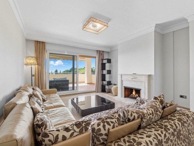 Apartment, Sierra Blanca, R5181412