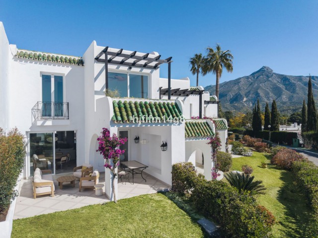 Rijtjeshuis, La Colina, R5185402
