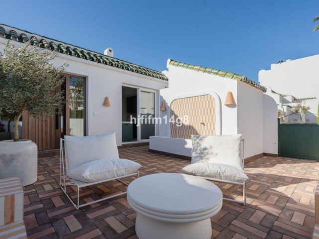 Rijtjeshuis, La Colina, R5185402