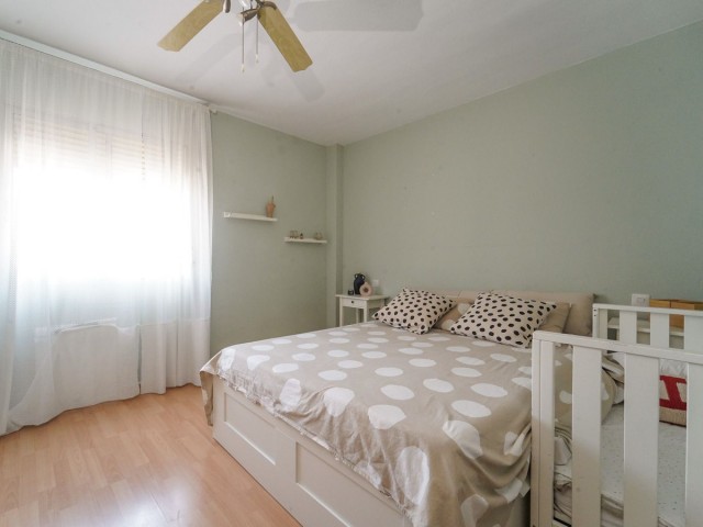 Apartamento con 4 Dormitorios  en Málaga Centro