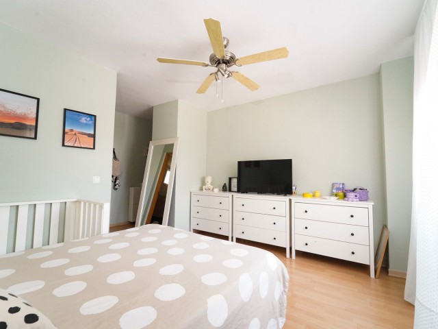Apartamento con 4 Dormitorios  en Málaga Centro