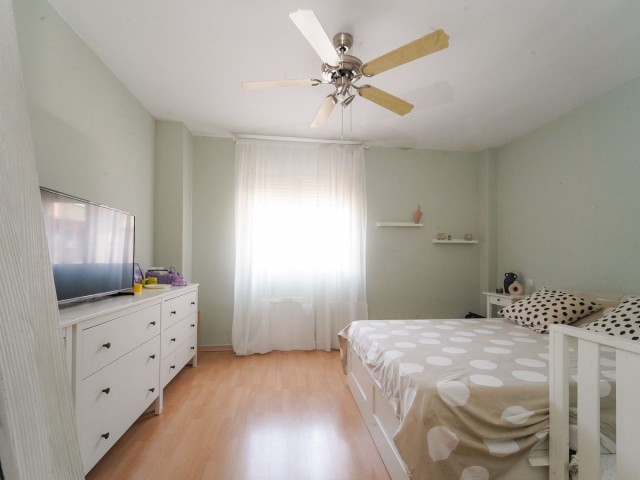 Apartamento con 4 Dormitorios  en Málaga Centro