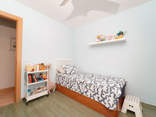 Apartamento con 4 Dormitorios  en Málaga Centro