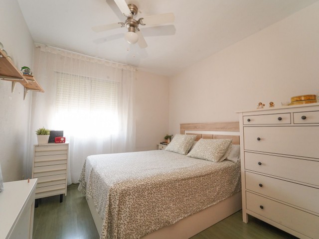 Apartamento con 4 Dormitorios  en Málaga Centro