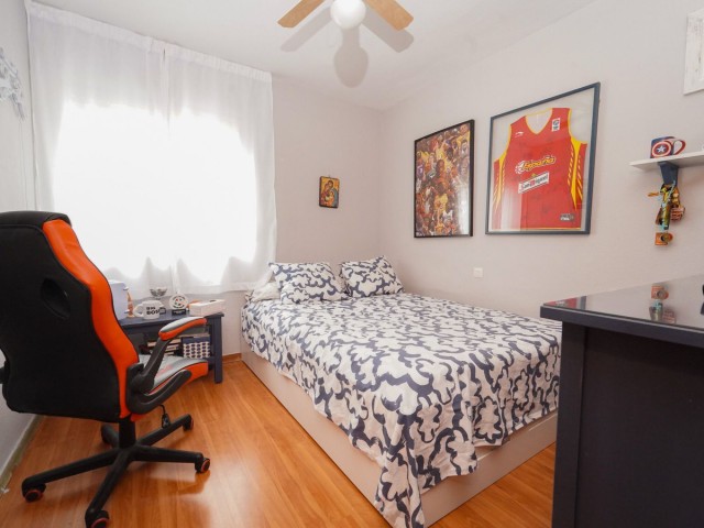 Apartamento con 4 Dormitorios  en Málaga Centro
