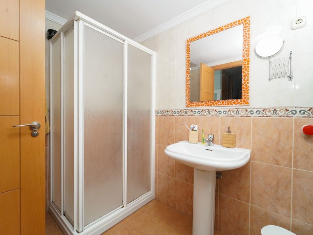 Apartamento con 4 Dormitorios  en Málaga Centro