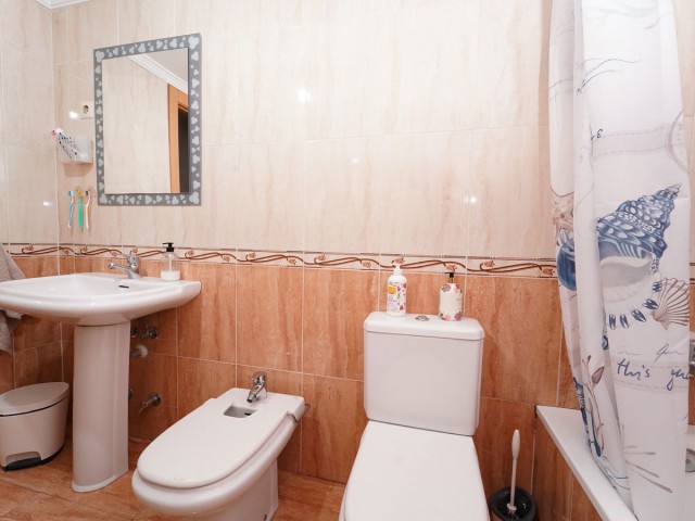 Apartamento con 4 Dormitorios  en Málaga Centro