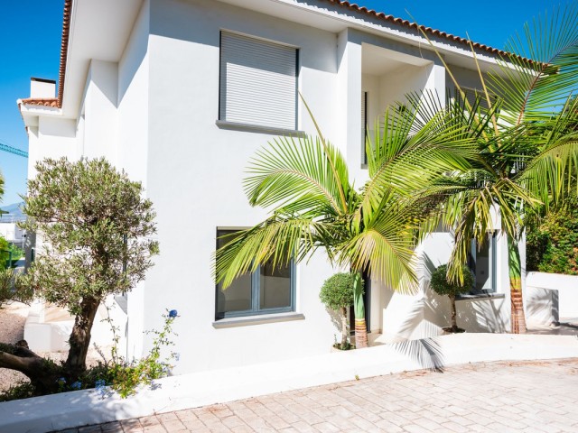 Villa, Artola, R5199706